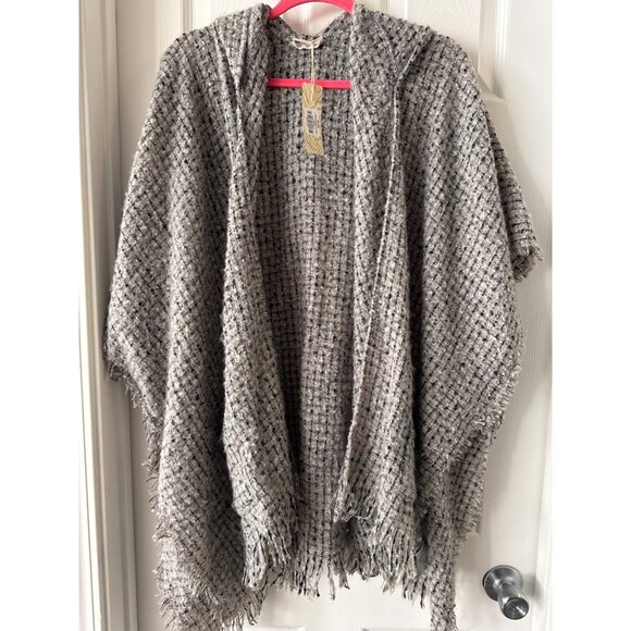 Quagga Dove Feathers Hooded Ruana for Ladies Poncho Sweater - Picture 2 of 9